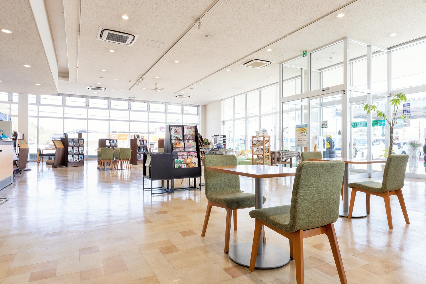 61 店舗内観