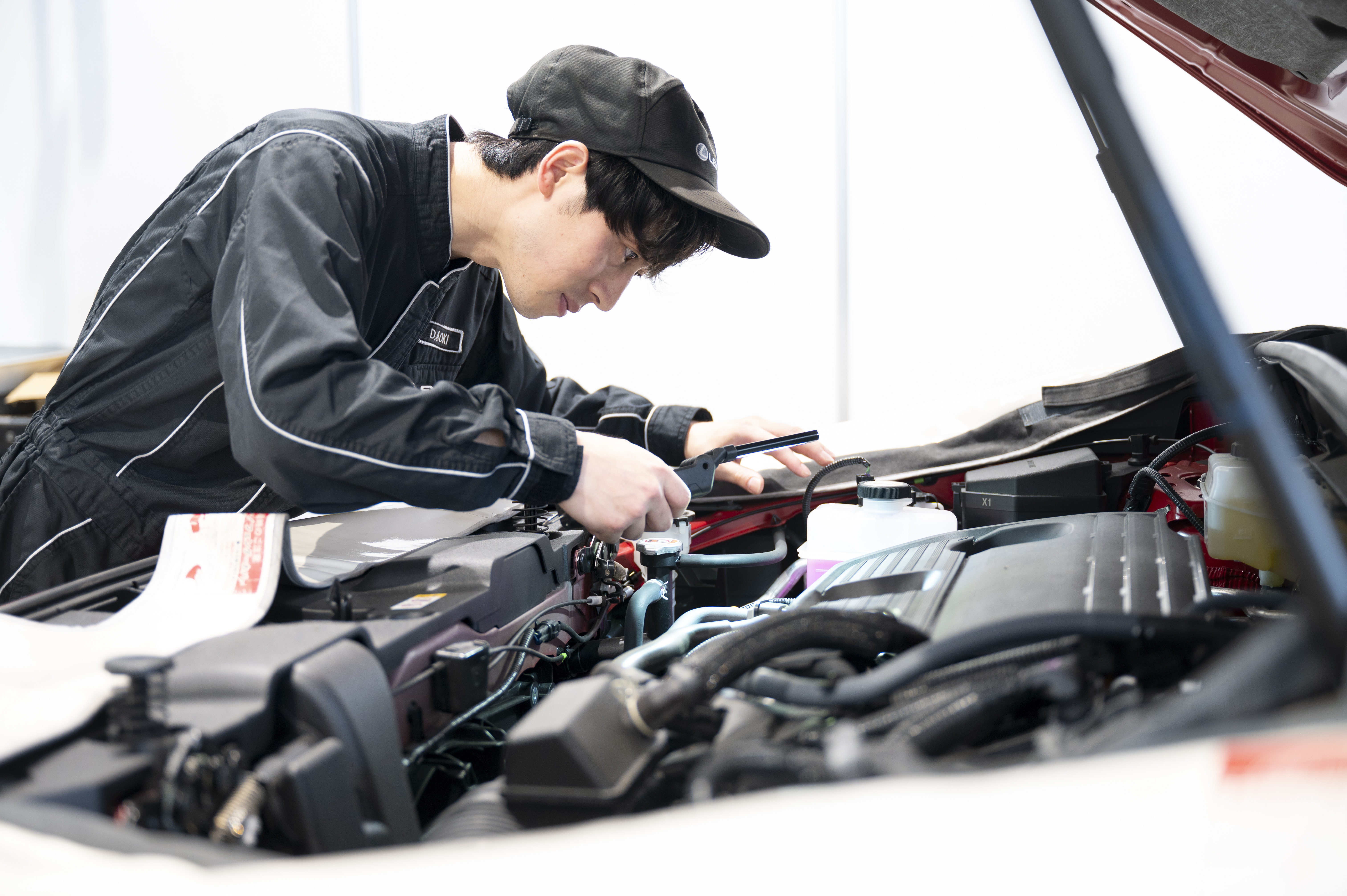 車のメンテナンス方法は？自身でできる項目・プロに任せるべき項目を 